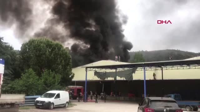 Bursa'da Soğuk Hava Deposunda Yangın 40 Ton Meyve-sebze Kül Oldu