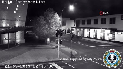 - Avustralya Polisinden Esprili Uzaylı Uyarısı