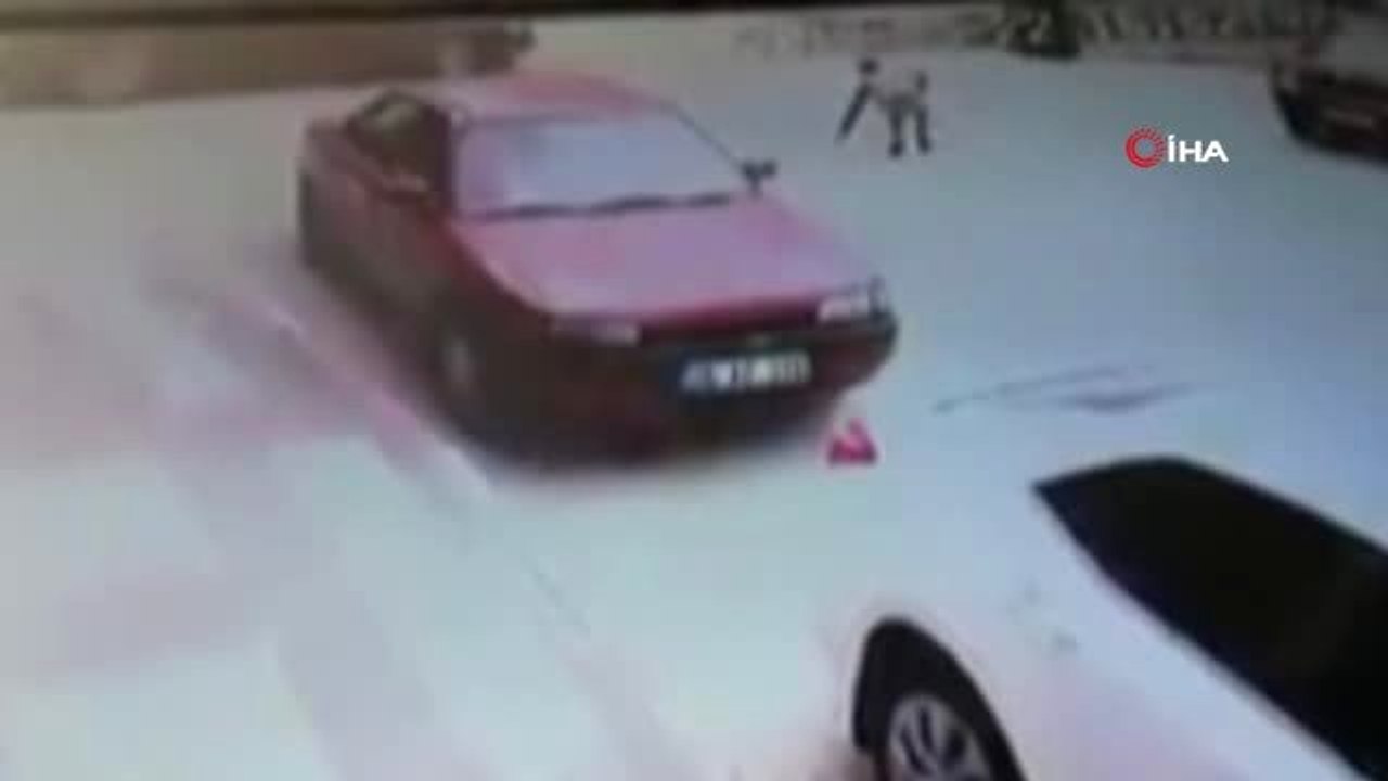 Otomobil ile Motosiklet Böyle Çarpıştı