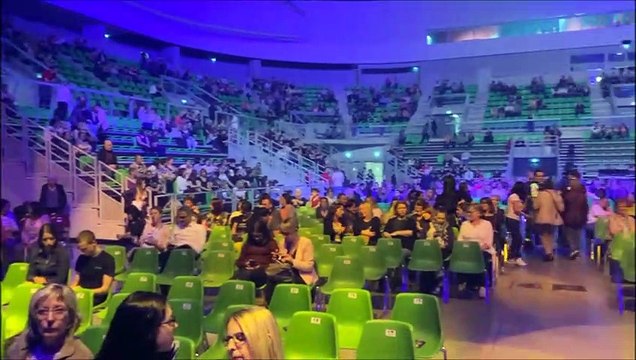 Doucement mais sûrement, l’Axone se remplit avant le concert de Patrick Bruel