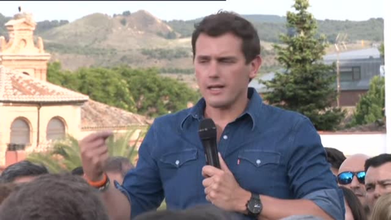 Rivera, sobre su visita al pueblo de Ternera: "Es simbólico que donde se rinde homenaje a un terrorista alguien tenga la dignidad de homenajear sus víctimas"