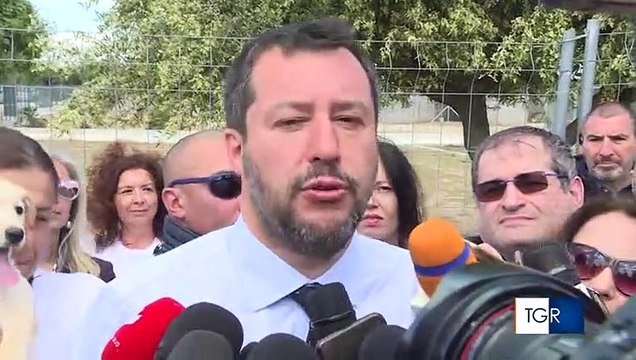 Salvini in Puglia visita canile fondi del Ministero per aiutare gli animali . Poi l'annuncio: misure contro maltrattamento e canili lager