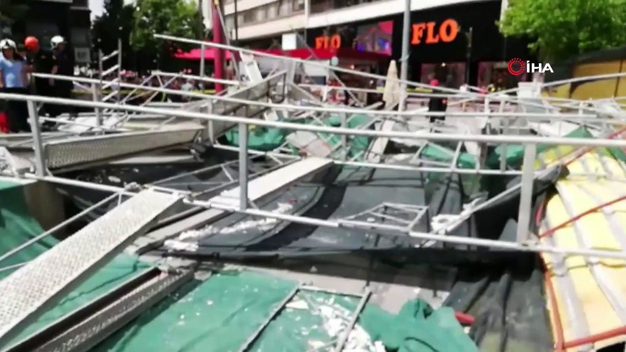 İnşaat iskelesinin çökme anı kamerada