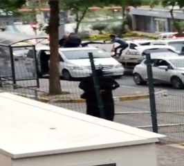 Aracının Üzerine Çıkan Uber Sürücüsü Polise Direndi
