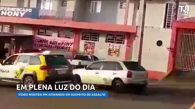 Vídeo mostra policial atirando em suspeito de assalto