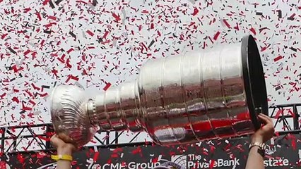 Neither Bruins nor Blues touched conference trophy