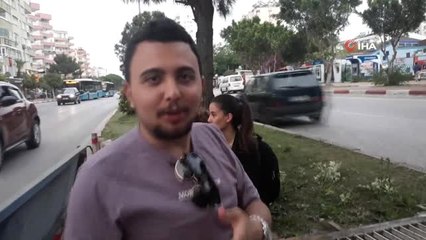 Drenaj Kanalına Düşen Yavru Kediyi Vatandaşlar Kurtardı