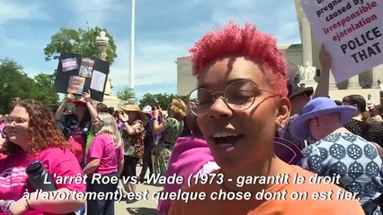 Des Américains "inquiets" manifestent pour défendre le droit à avorter