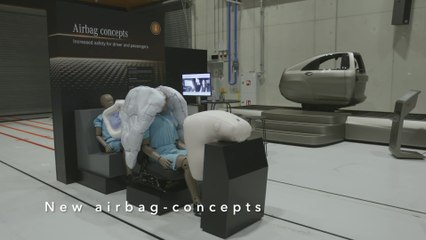 Mercedes-Benz ESF 2019 TecDay - New airbag-concepts and Safety body