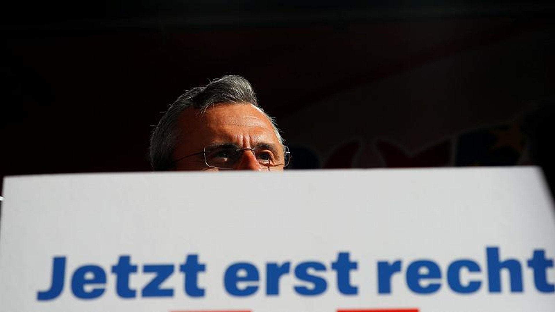 ⁣FPÖ wettert gegen Merkel und erntet