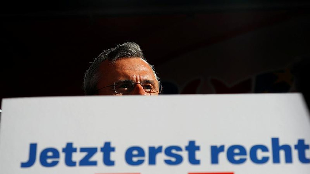 FPÖ wettert gegen Merkel und erntet 'Ab nach Ibiza'