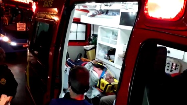 Ciclista fica ferido ao bater com carro na Rua Manaus