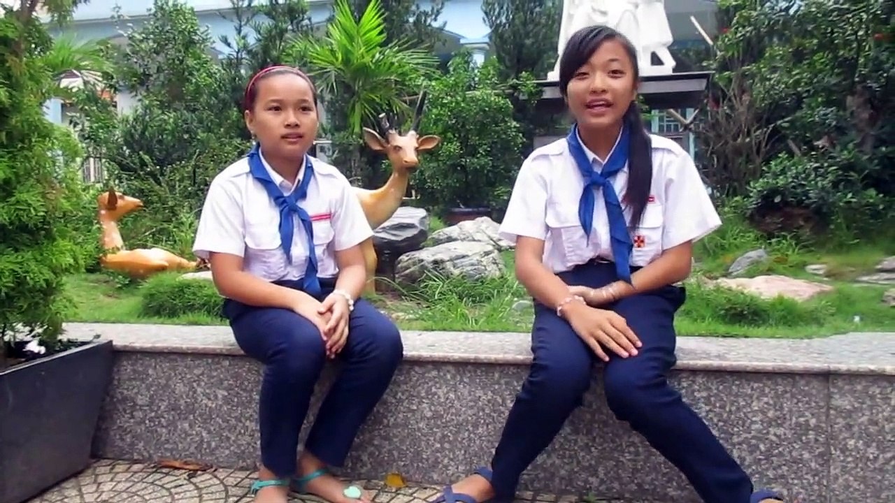 Vietnamese folk games, bringing you back to your childhood: Singing and singing with your hands