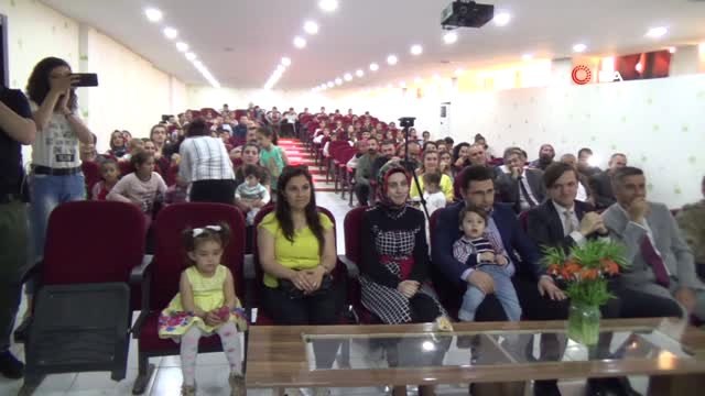 Beytüşşebap'ta Babalar, 'Kız Çocuklarını Okula Göndermiyorlar' Algısına Karşı Okumayı Söken Kızları...