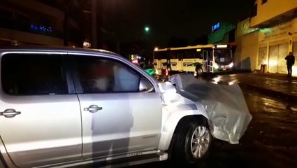 Forte colisão de trânsito envolvendo ônibus do transporte coletivo é registrado no Centro