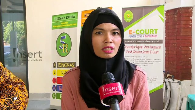 INSERT - Bopak Castello Mangkir dari Sidang Perdana Perceraian