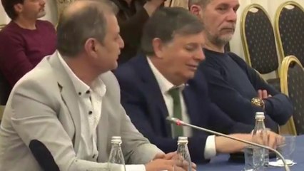 TRE PULARI VENDOSIN PËR ECURINË RROBAQESIVE