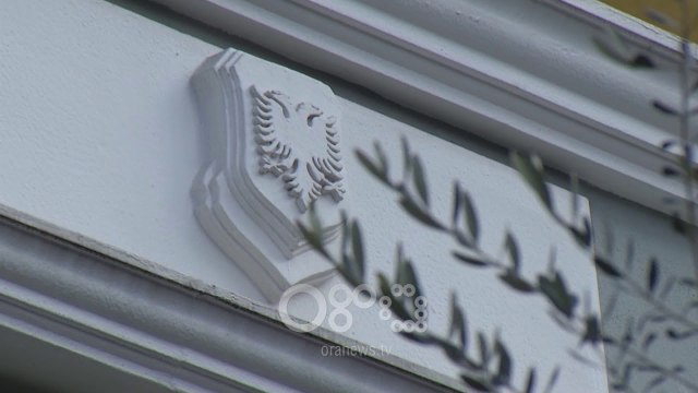 RTV Ora – Bie nga skelat e Arenës Kombëtare , vdes punëtori