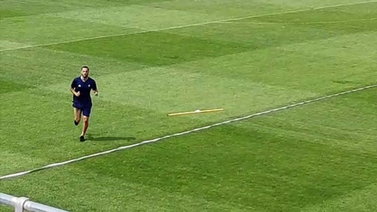 Sergio Sánchez Trabaja al Margen en el Entrenamiento del Cádiz
