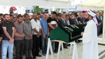 İstanbul-Eyüpsultan'da İnşaat Alanında Ölen Küçük Çocuk Son Yolculuğuna Uğurlandı