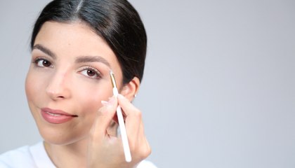 خطوات سهلة وبسيطة لتوسيع العينين وتخليصهما من علامات التعب