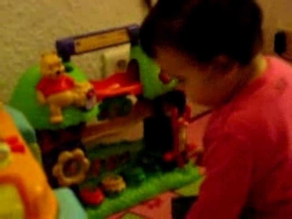 Angelina et son arbre winnie