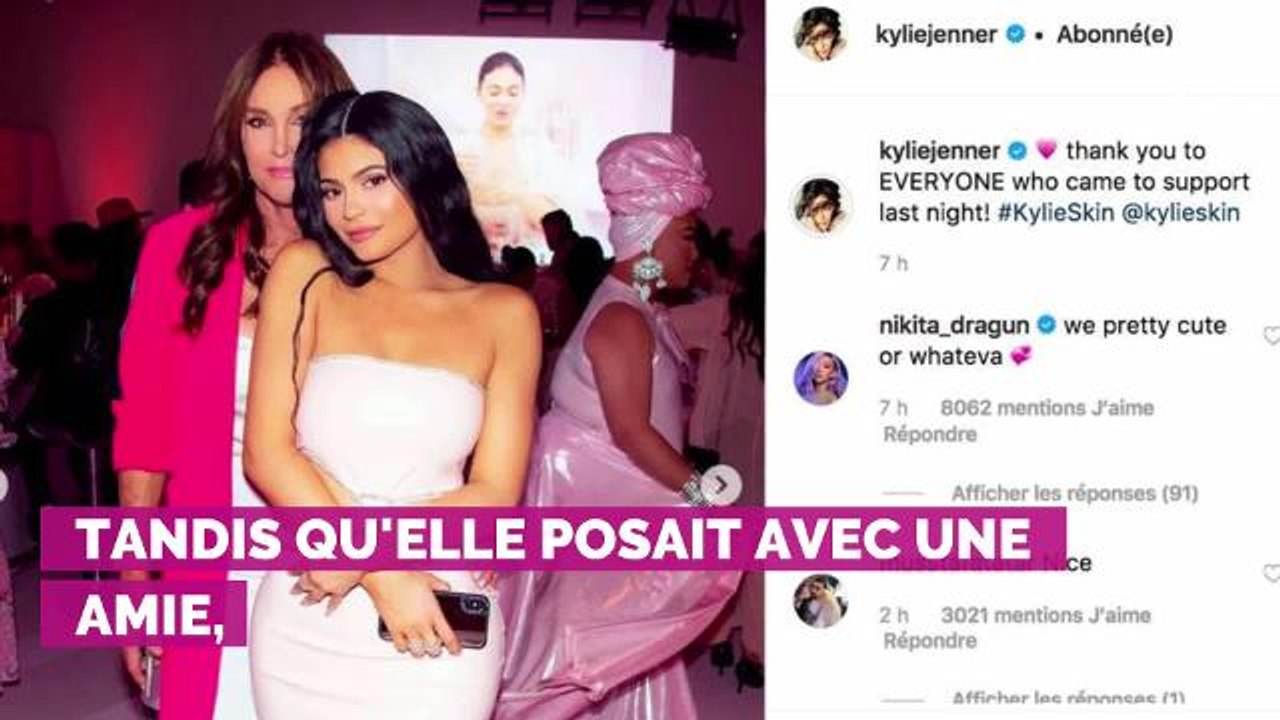 PHOTOS. Oups ! Kourtney Kardashian s'amuse d'un accident de culotte lors d'une soirée avec ses soeurs