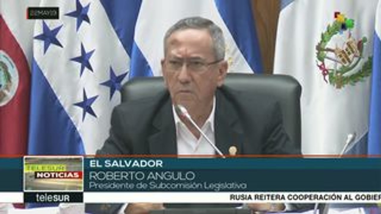 El Salvador: AN recibe a familiares de víctimas del conflicto armado
