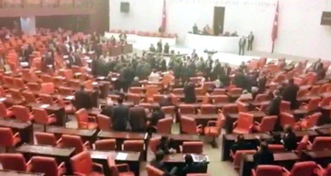 YSK'nin Gerekçeli Kararı Meclis'te Gerginliğe Neden Oldu