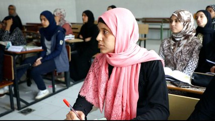 Libya fighting: Thousands of students unable to go to school