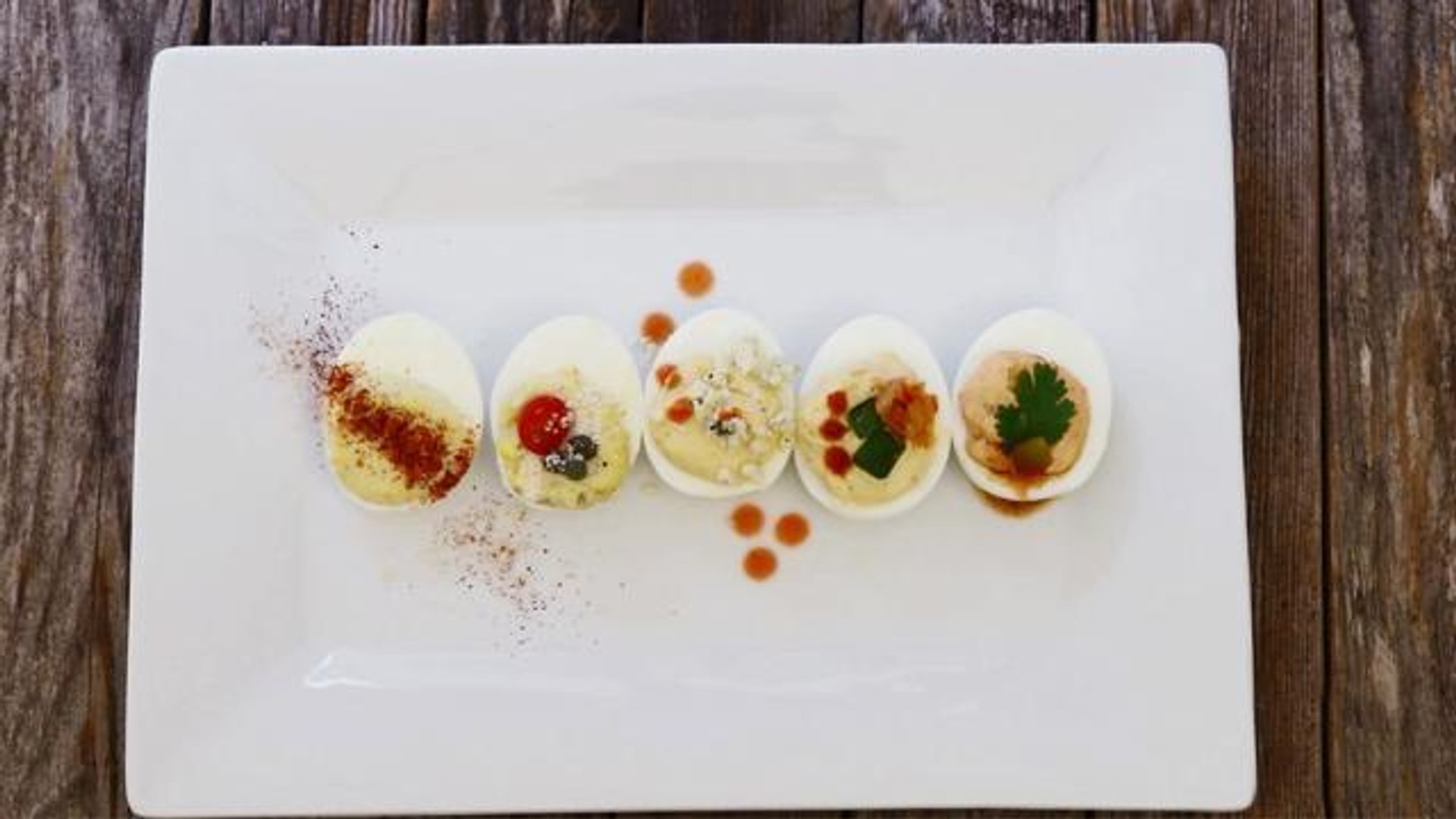 ⁣How to Make Healthy Deviled Eggs 5 Ways