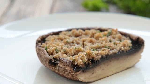 How to Make Roasted Stuffed Portobello Mushrooms