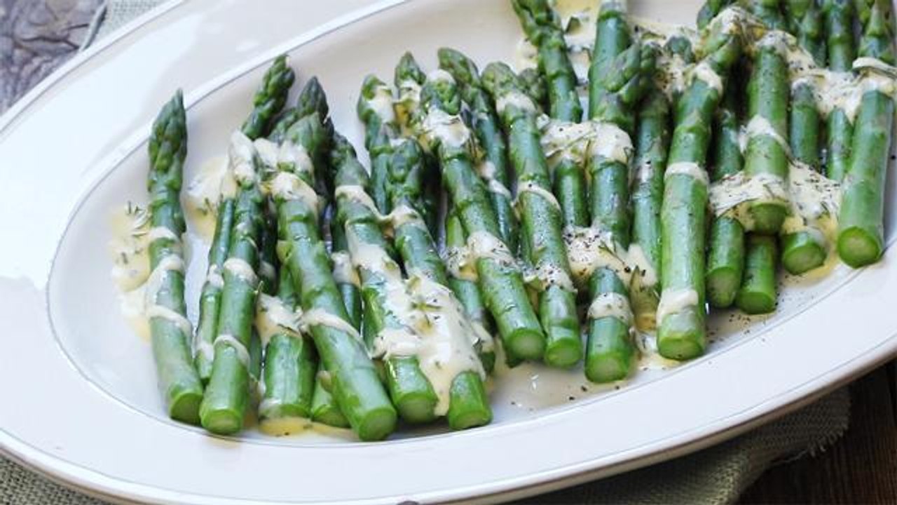 How to Make Asparagus with Easy Blender Hollandaise Sauce