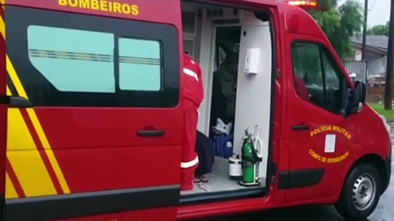 Siate atende mulher ferida após sofrer queda no Bairro Brasília