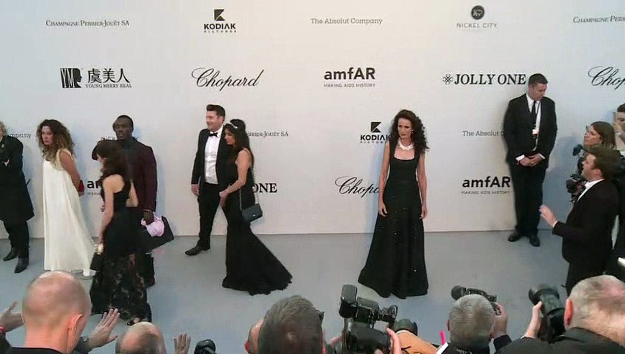 Cannes: Stars arrive for the amfAR gala (2)