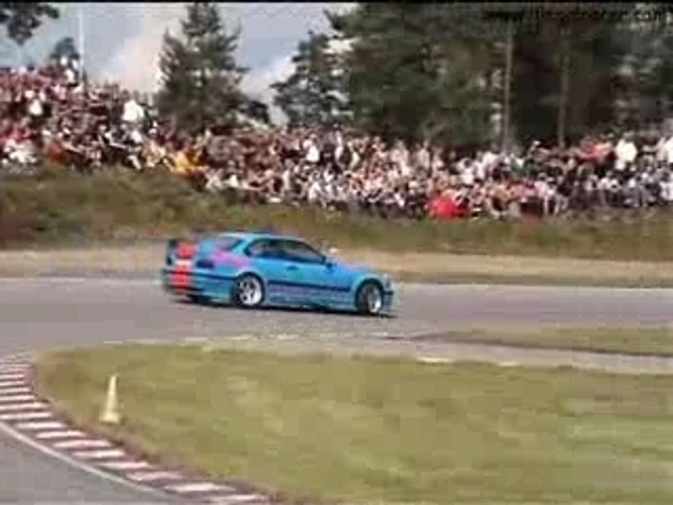 BMW M3 E36 GTR en drift