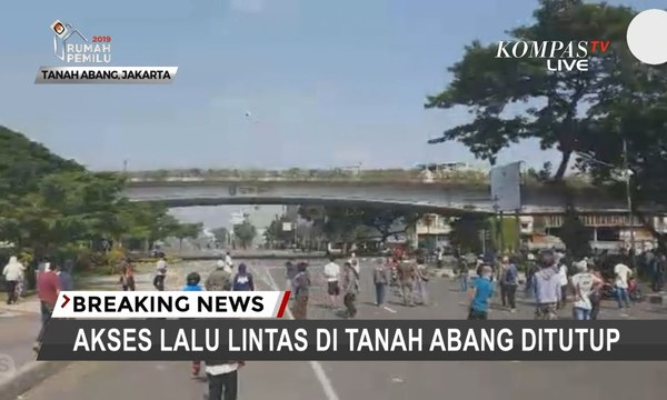 Tanah Abang Memanas, Polisi Tembakkan Gas Air Mata ke Massa