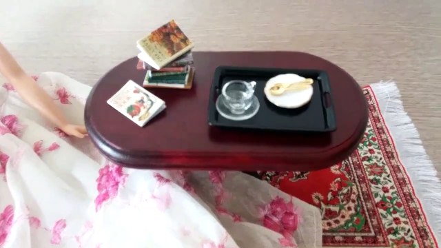 Barbie doll play : tea time - dressed barbie reads miniature books with cookies | Karla D.