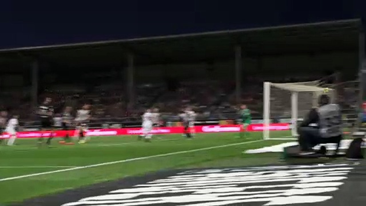 Angers 1-1 ASSE: le but d'Arnaud Nordin vu de la pelouse