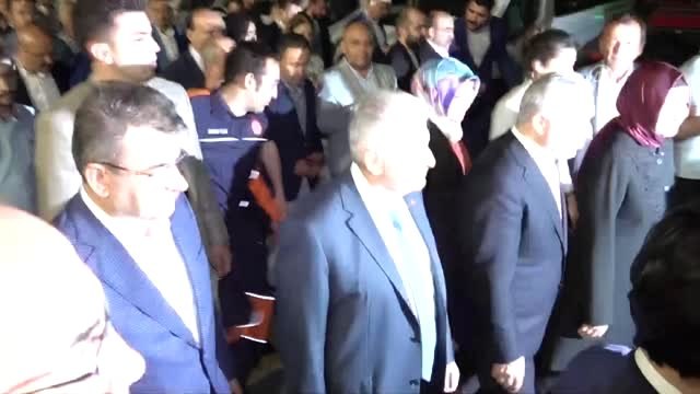 Binali Yıldırım itfaiyecilerle sahur yaptı (2)