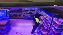Başkent'te marketteki hırsızlık anı kameralara yansıdı