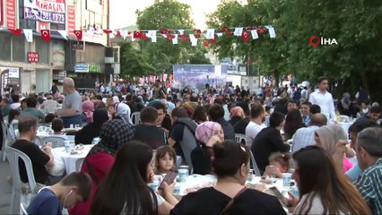 Sancaktepe'de 5 bin kişi iftar sofrasında bir araya geldi