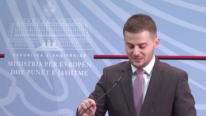 Download Video: CAKAJ U HEQ TARGAT DIPLOMATIKE KONSUJVE TË NDERIT