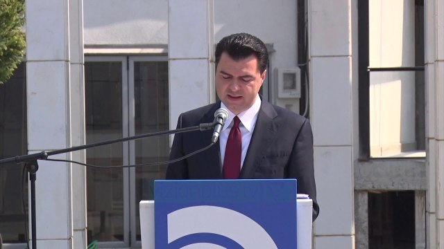 Basha nderon dëshmorët e 2 prillit: Të rrëzojmë diktaturën e krimit - Lajme - Vizion Plus