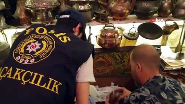 İstanbul'da düzenlenen tarihi eser operasyonunda 313 parça eser ele geçirildi. Olayla ilgili 7 kişi gözaltına alındı.