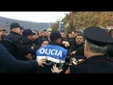 RTV Ora – Kukësi i vë traun Edi Ramës, protestuesit përplasen me policinë