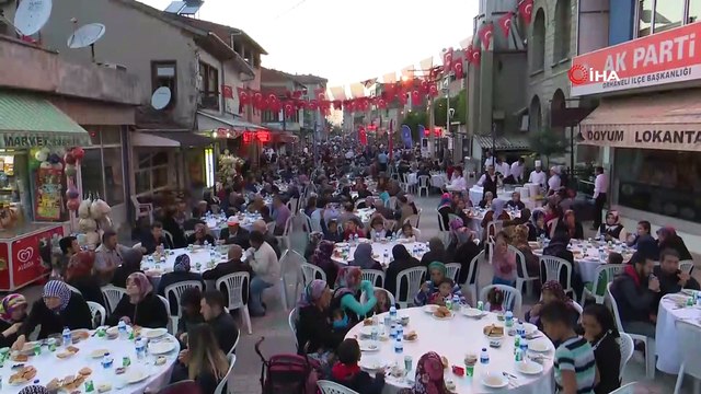 Başkan Alinur Aktaş: 'Şehre dair heyecanımızı tartışalım, projeleri, farklı konuları tartışalım ama birlik ve beraberlik noktasında itilafa düşmeyelim. Birlik ve beraberlik içinde olalım'