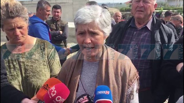 FIER, BANORET DALIN NE PROTESTE PER RRUGEN - News, Lajme - Kanali 7