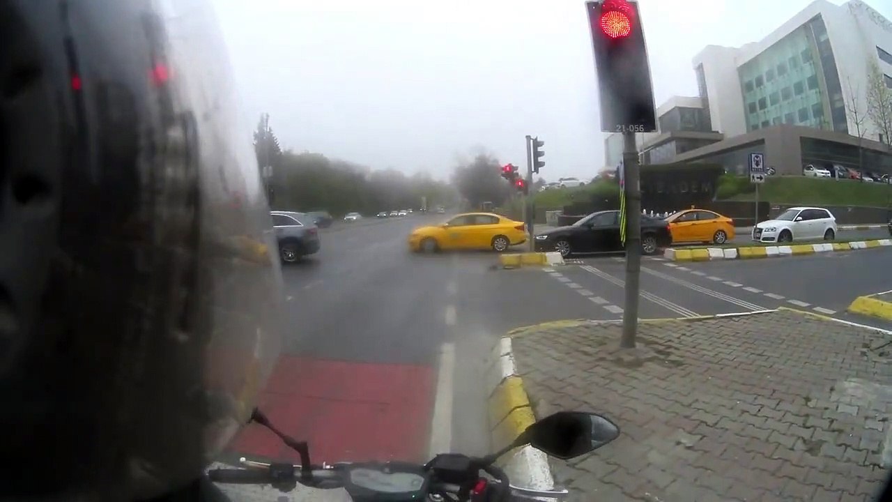 MT - 07 ve  Golf Kapışması