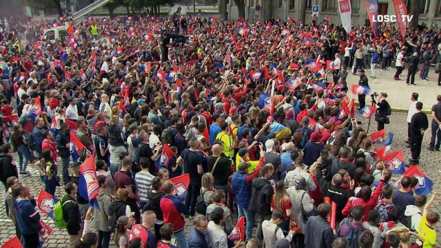 Tapis rouge pour les Dogues à la mairie de Lille